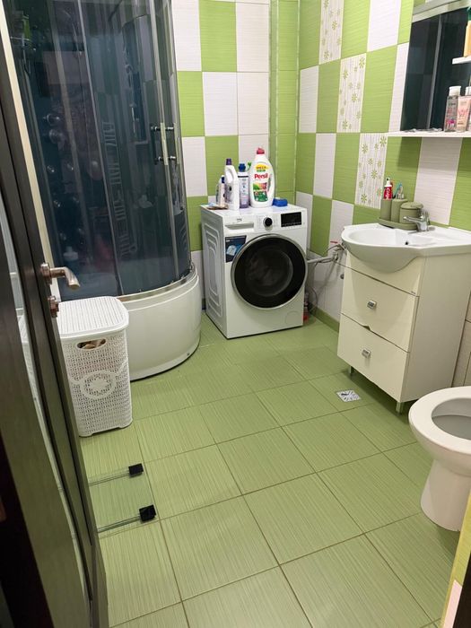 Vand apartament 2 camere