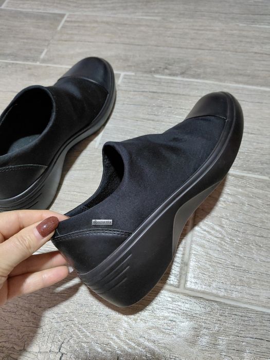 Продам женские ботиночки