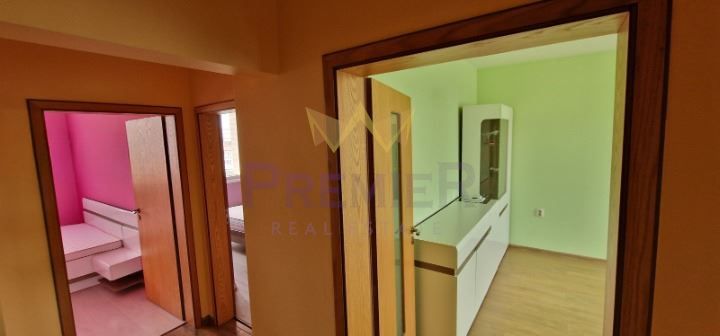 Дава се под наем Четиристаен апартамент в Варна, Аспарухово - 105 кв.м за 765 € - Снимка #6