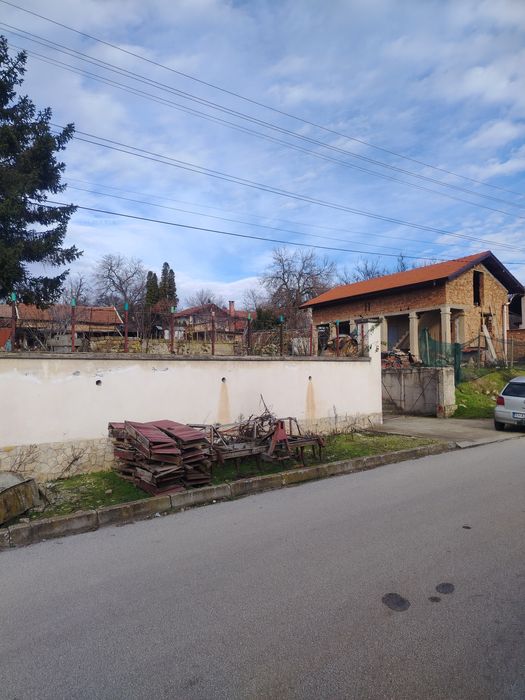 Къща Долна Митрополия