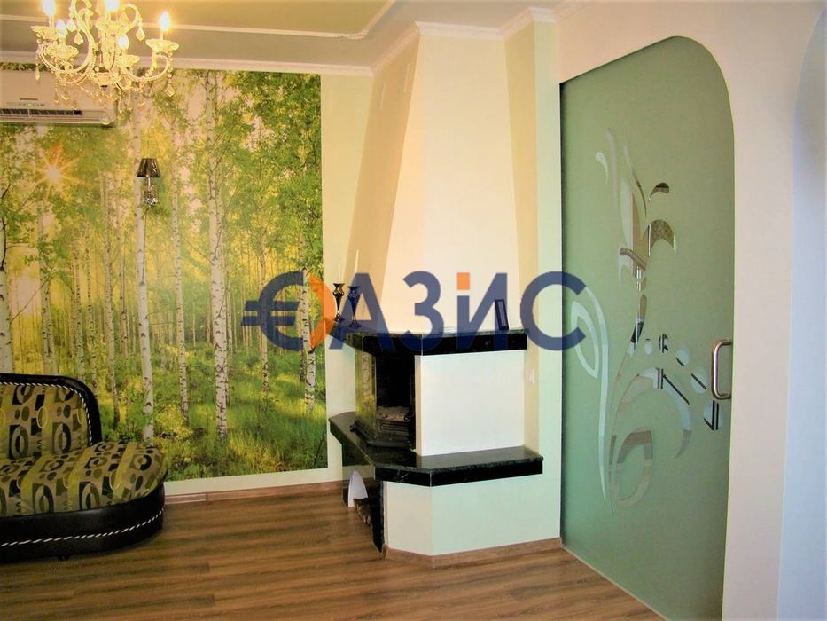 Луксозна десетстайна вила с асансьор и басейн на парцел от 969 кв. м.,