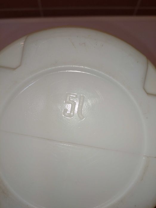 Пластиковая банка, баллон (5L).