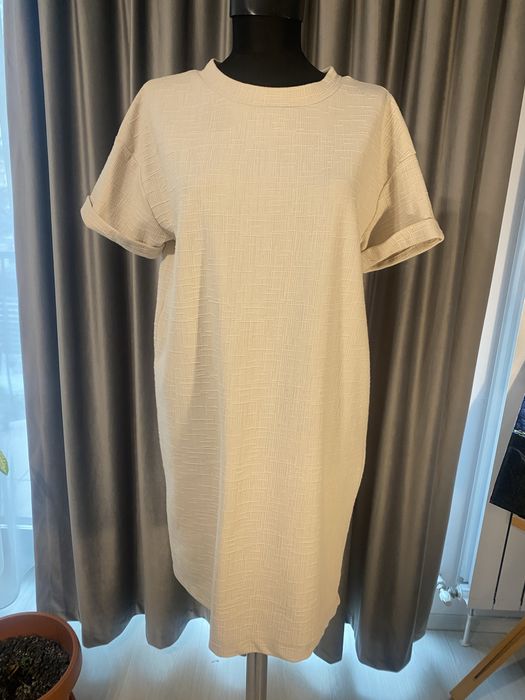 Rochita bej, lejera, marimea M