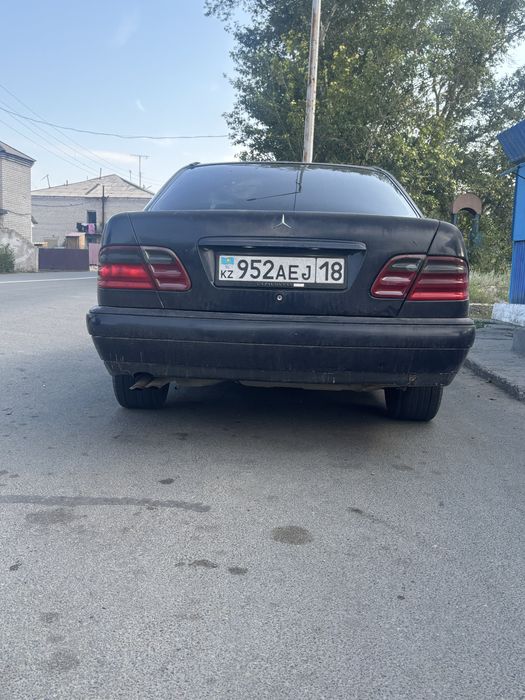 Продам мерседес 210