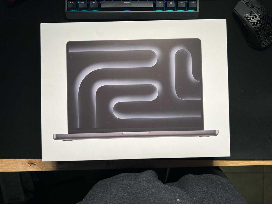 Лаптоп Apple MacBook Pro 14” M4 чип, 16GB RAM, 512GB SSD