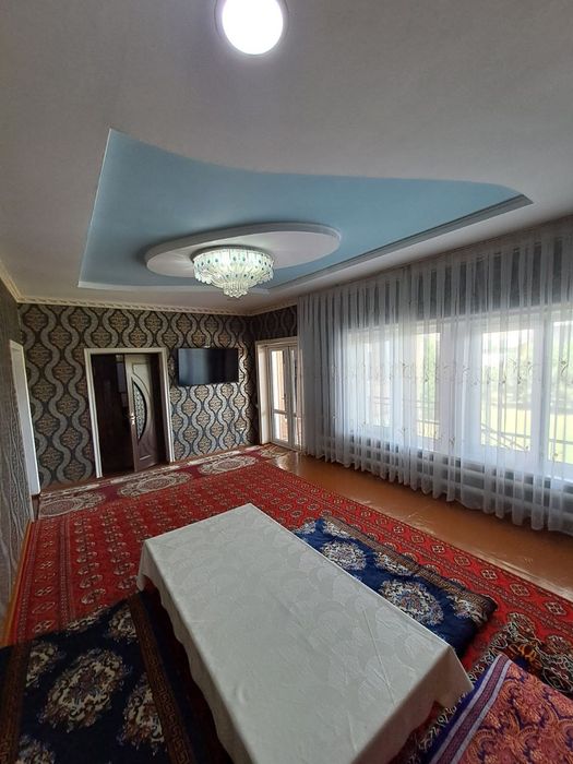 Qibray tumani Arginda Uchsaka sotilladi 180000 srochna sotilladi