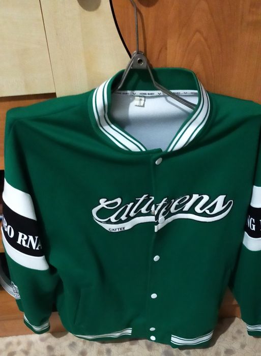 Продам бомбер подростковый