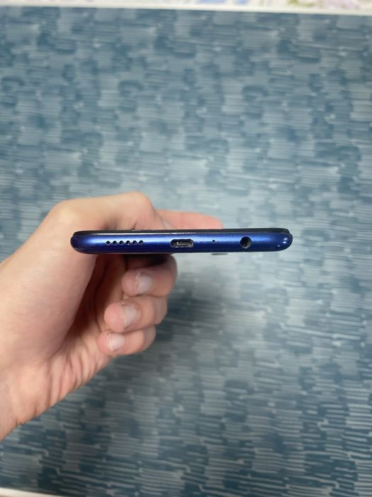 Телефон Samsung Galaxy A10S 2 / 32 GB