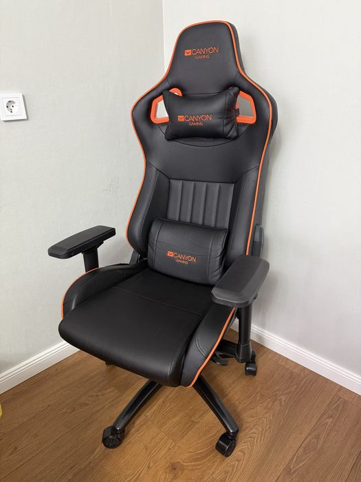 Продам кресло Canyon Gaming