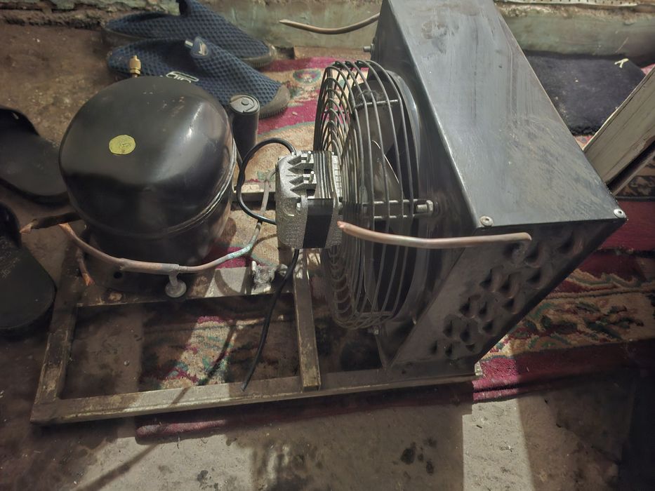 Компрессор кондитсатор(радиатор) в комплекте.