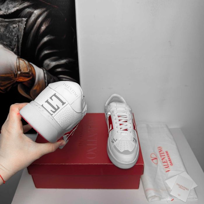 Valentino Low Top RED 40 la 45 Livrare cu Verificare