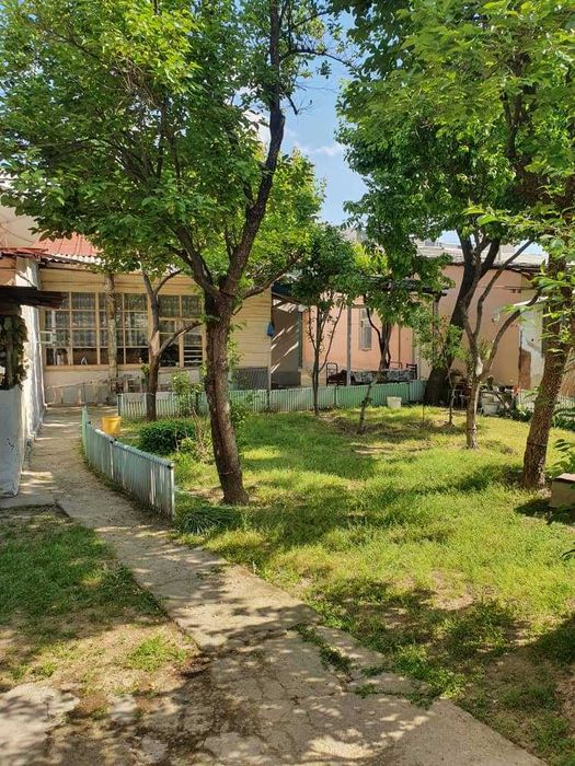 Продаётся дом, 4 комнаты + утеплённая веранда, участок 4 сотки.