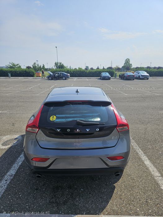 Vând Volvo v40 2015