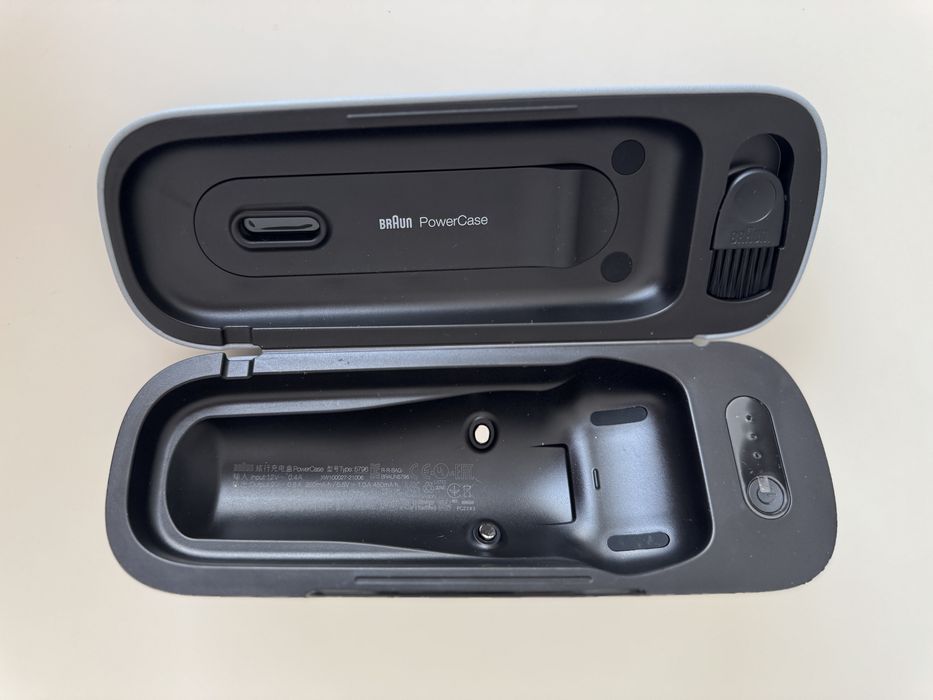 Statie de incarcare Braun Power Case + Statie curatare si incarcare
