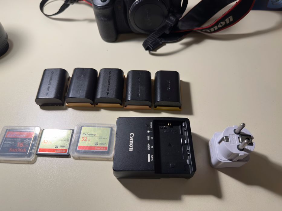 Canon 5D Mark II + батериен грип + 5 батерии, дистанционно и аксесоари