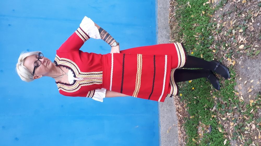 Женска носия-македонска (якорудска),