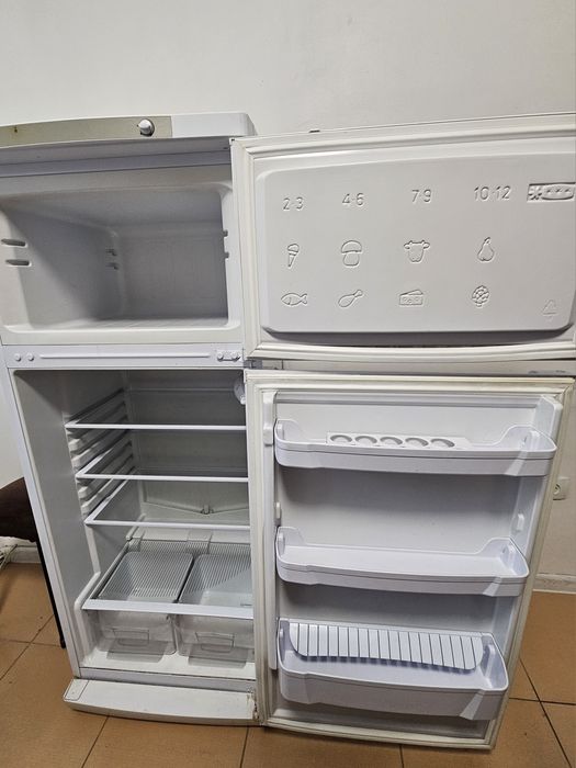 Холодильник Indesit