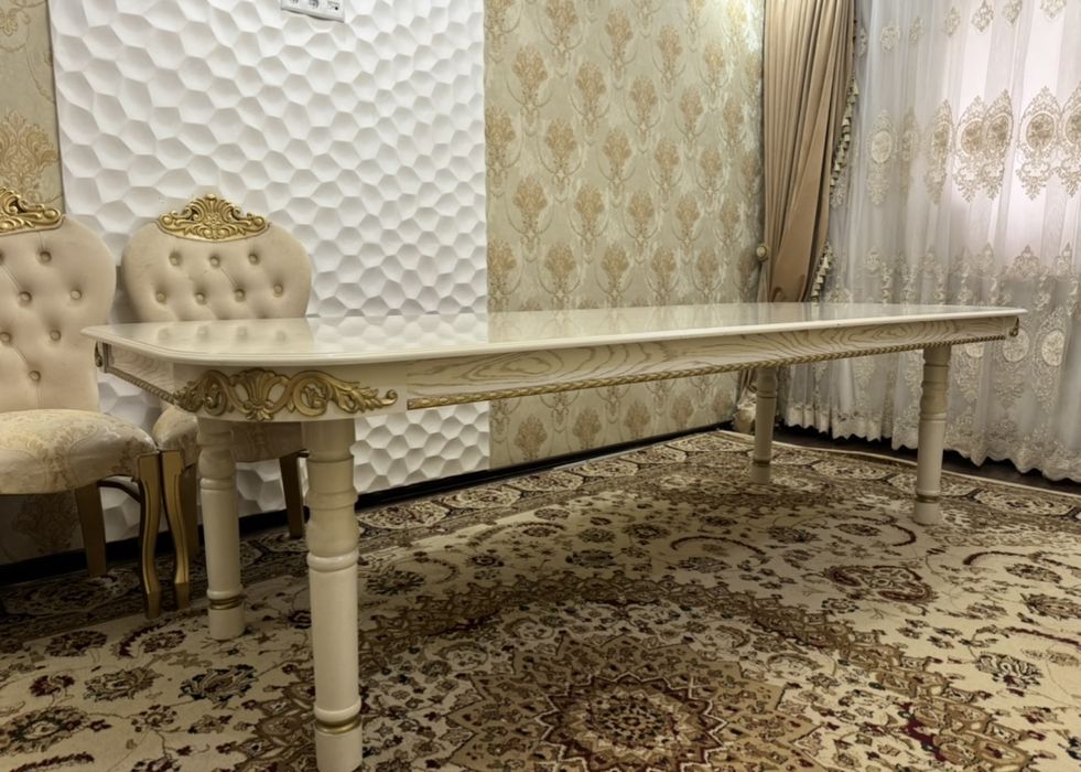 Стол-Хонтахта сотилади!