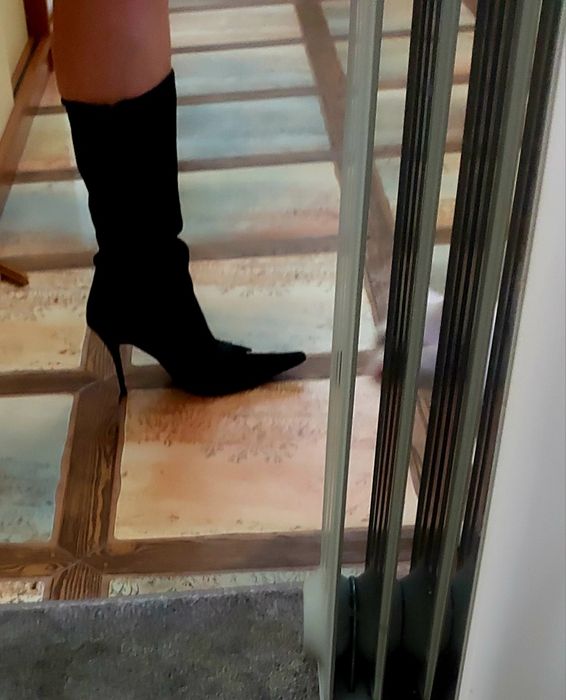 Естествен велур почти нови ботуши Номер 38 стелка 24.5см