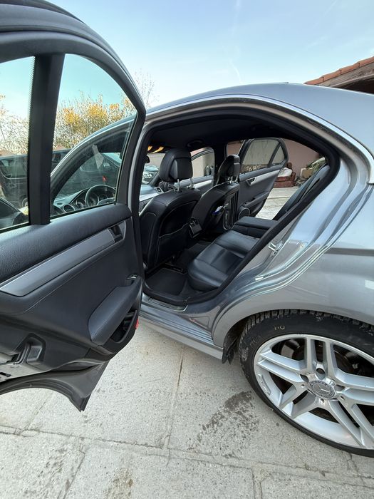 Vând Mercedes-Benz c200cdi w204 Blue Efficiency