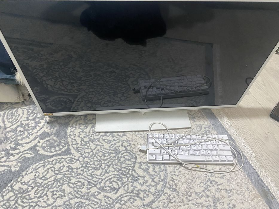 монитор 32 дюйм с клавиатурой