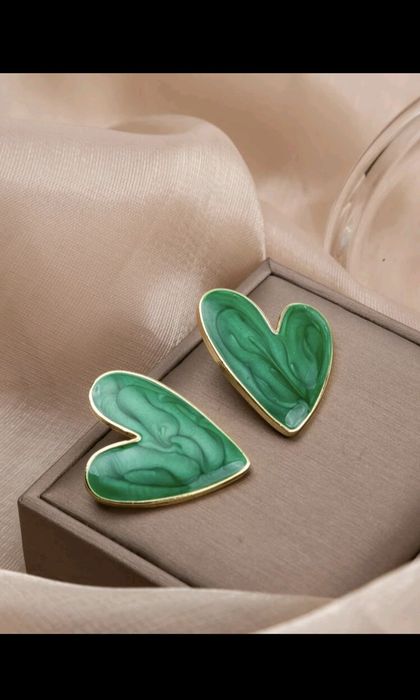 Различни обици за поводи