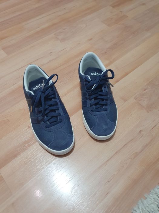 Adidasi adidas originali.Marimea 36.