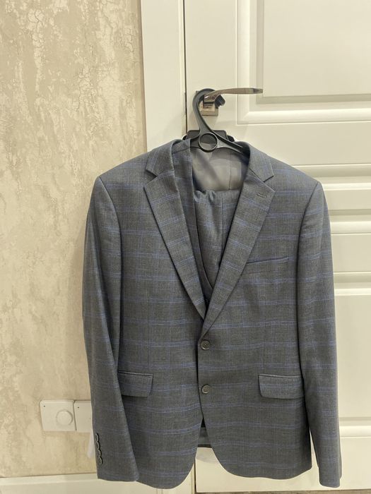 Продам тройка костюм