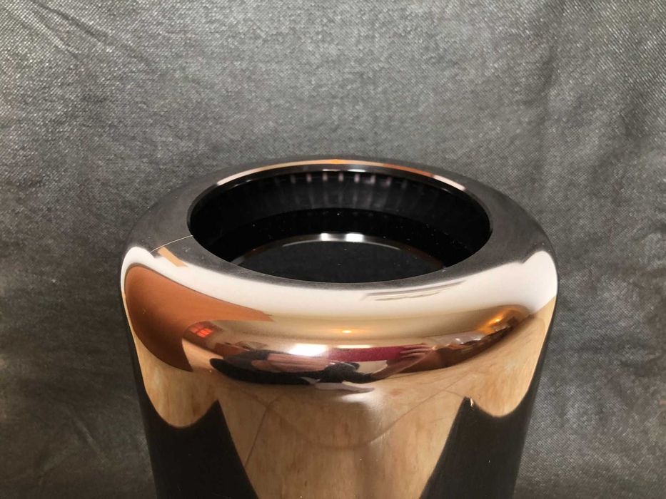 Apple Mac Pro Late 2013 „Trashcan” - Xeon E5 Quad Core, Dual AMD