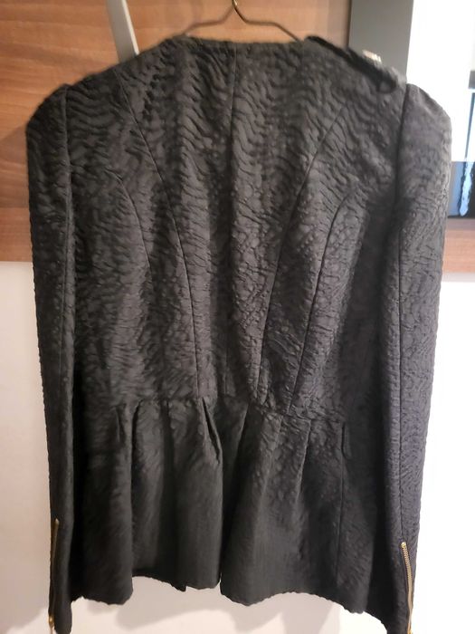 Sacou Zara, pastrat in conditii foarte bune