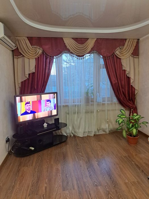 Продам шторы материал зеркальный