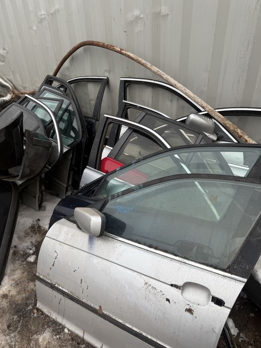 Продам бампера на бмв е46