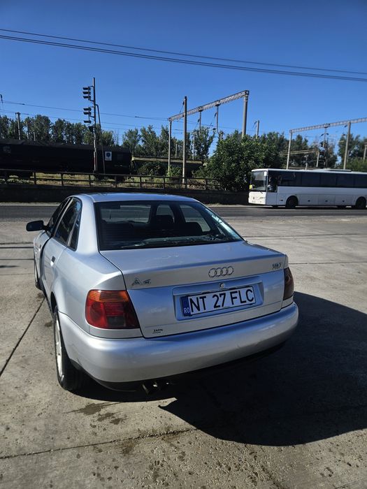 AUDI A4 1996 — imagine 2