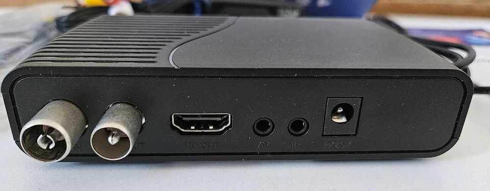 Приставка для цифрового телевидения  BarTon TA-563