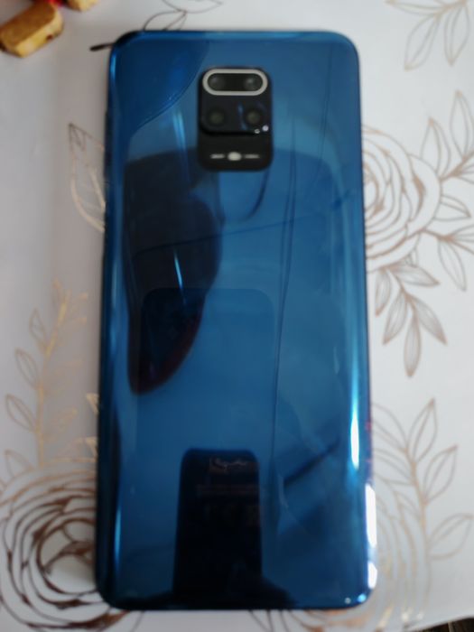 Продаю телефон Redmi Note 9S