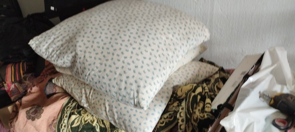 Продам матрасы и подушки.