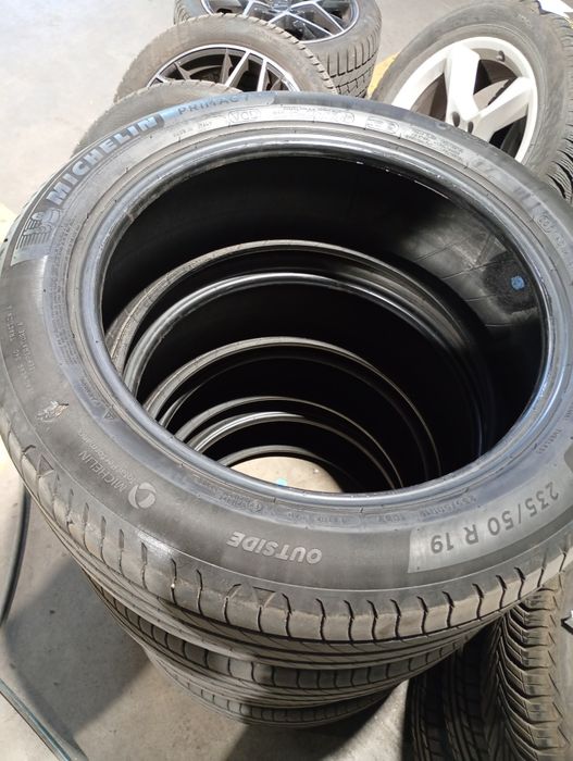 235 50 19 Michelin