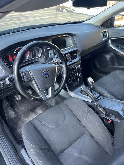 Volvo v40 d2 2014