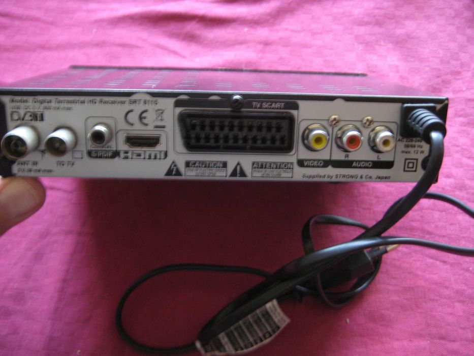 Продавам цифров декодер STRONG STR 8115