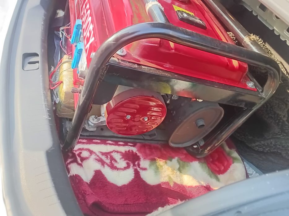 Бензиновый генераторы