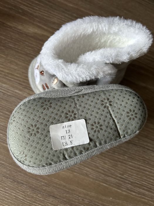 Vand papucei noi nr. 21