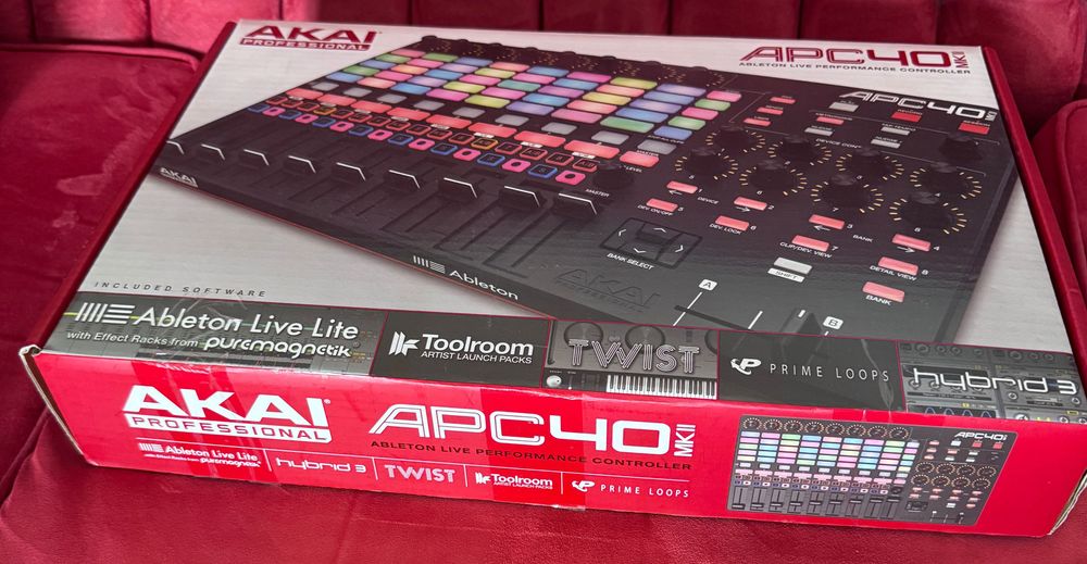 Controller Akai APC40 MKII – Doar desigilat și testat (Nou / Full Box)