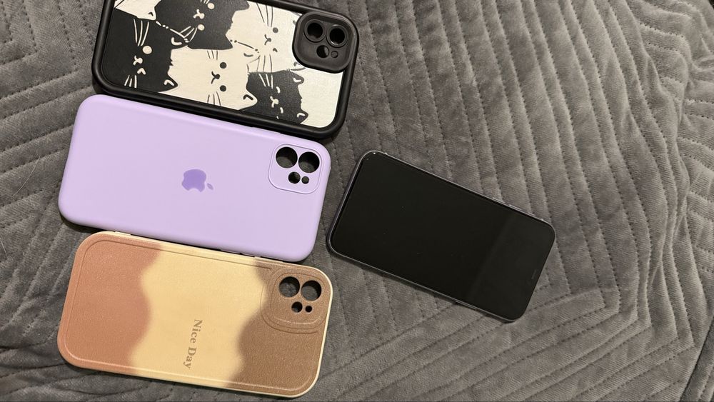 Продам iPhone 11