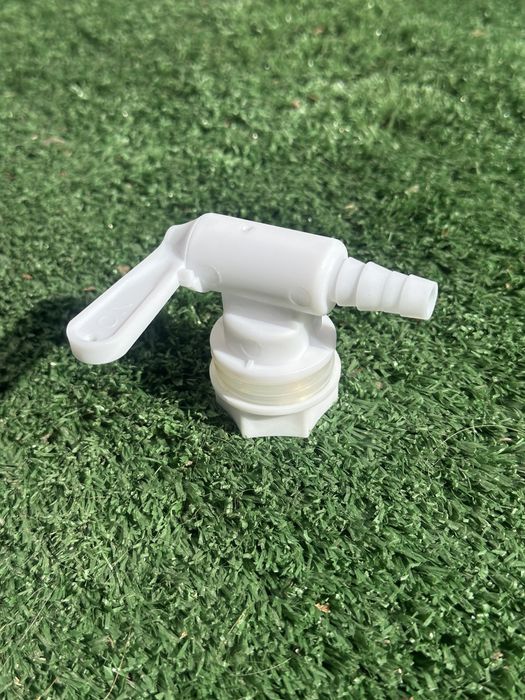 Краник для резервуара воды (ведро для птиц)