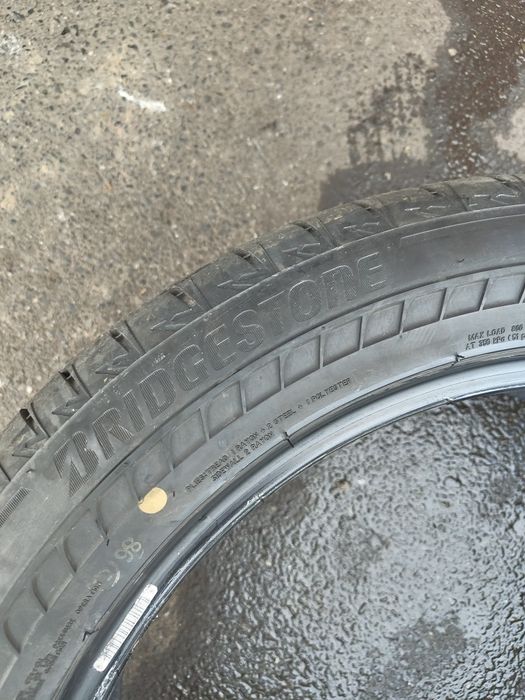 Brigestone alenza 235/50/20