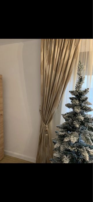 Vand draperii geamuri