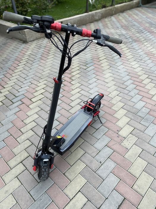 Продам электросамокат kugoo m4 pro в хорошем состоянии!