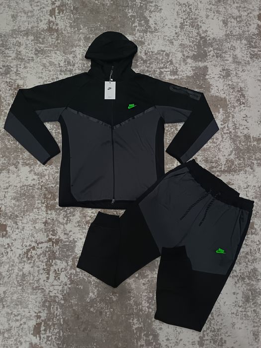 Nike Tech Fleece