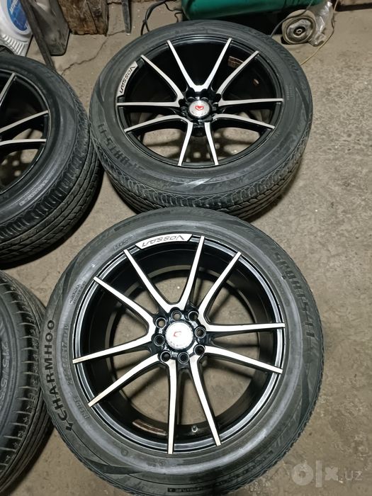 Vossen Diska Balon Cobaltga 215 55 R17 Holati Yaxshi