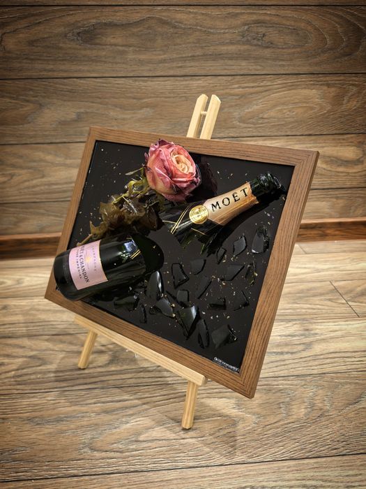 Ръчно изработени картини, заляти с епоксидна смола.